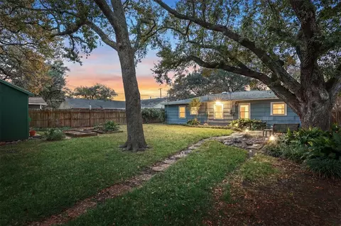 1506 14th Ave N, Texas City, TX 77590