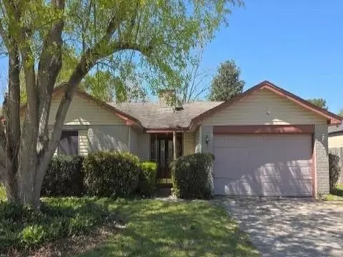 11831 Bee Ln, Houston, TX 77067