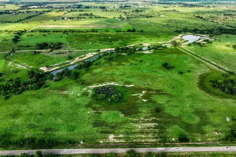 1005 Mustang Cross Dr, Waller, TX 77484