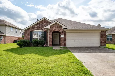 8402 Coleus Ln, Baytown, TX 77521