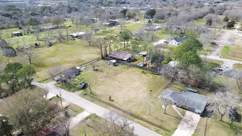 1632 Alena Rd, Angleton, TX 77515 photo 1