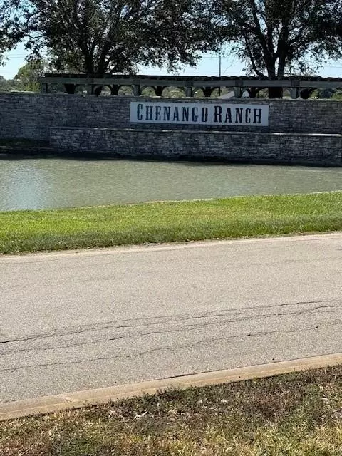 21603 Chenango Lake Dr, Angleton, TX 77515