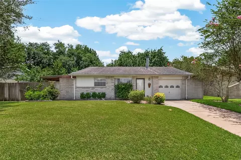 2811 Pheasant Creek Dr, Sugar Land, TX 77498