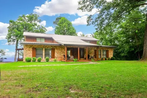 169 Cheyenne St, Zavalla, TX 75980