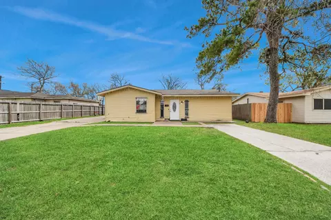 2909 Tarpey Ave, Texas City, TX 77590
