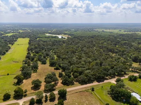 2751 Fm 2434, Columbus, TX 78934