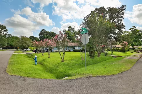 9358 Leto Rd, Houston, TX 77080