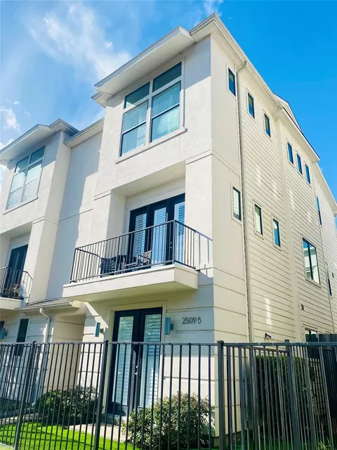 2509 Garrow St #B, Houston, TX 77003