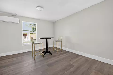 1505 Ryon St, Houston, TX 77009