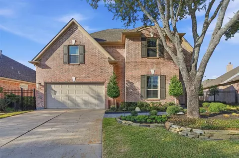 8706 Rippling Water Dr, Sugar Land, TX 77479