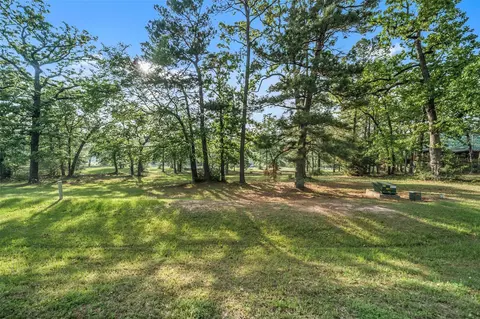 26 Hillsborough Dr, Huntsville, TX 77340