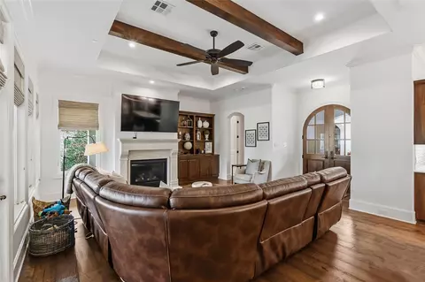 Living - 4229 Villaggio Ct, Bryan, TX 77802 photo 4 of 6