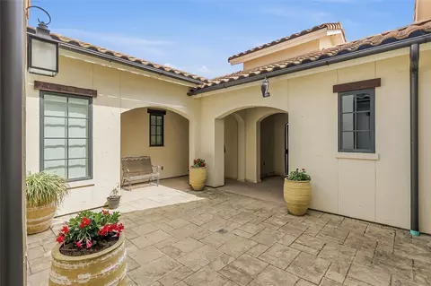 Exterior - 4229 Villaggio Ct, Bryan, TX 77802 photo 5 of 10