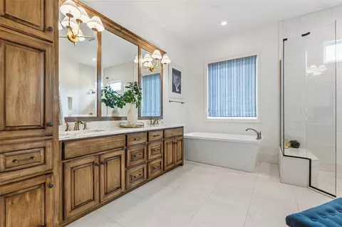 Bath - 4229 Villaggio Ct, Bryan, TX 77802 photo 1 of 5