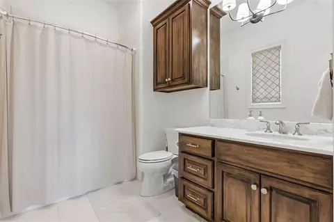 Bath - 4229 Villaggio Ct, Bryan, TX 77802 photo 5 of 5