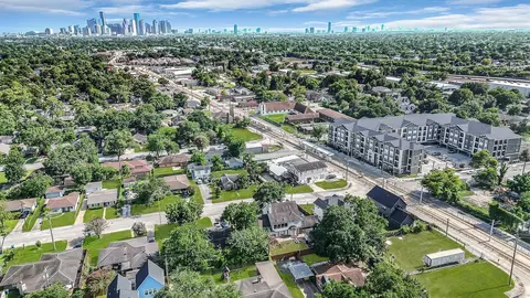 5510 Fulton St, Houston, TX 77009