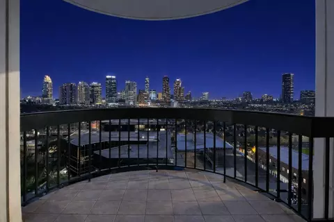 5001 Woodway Dr #1502, Houston, TX 77056