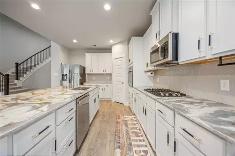 Kitchen - 3311 Learning Tree Ln, Rosenberg, TX 77471 photo 2 of 2