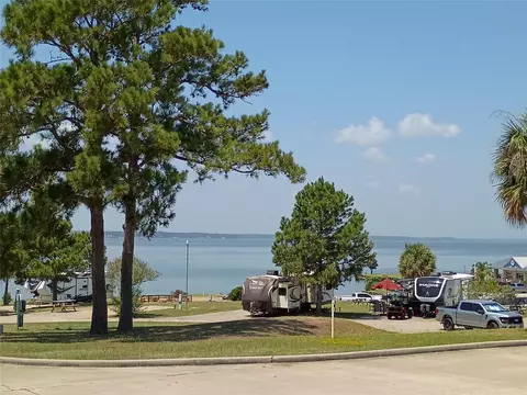 110 Pine Point Cir, Onalaska, TX 77360 photo 12
