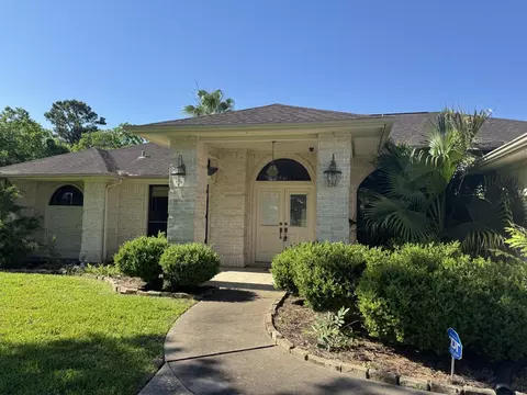 14325 Santo Park Rd, Dickinson, TX 77539