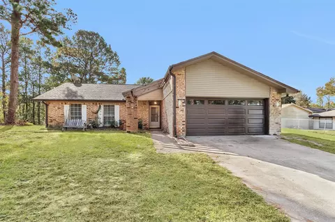 2202 Harlow Ln, Huntsville, TX 77320