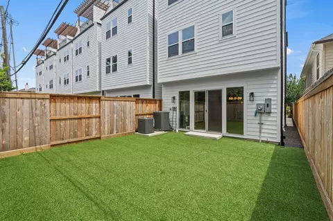 4305 Floyd St #A, Houston, TX 77007