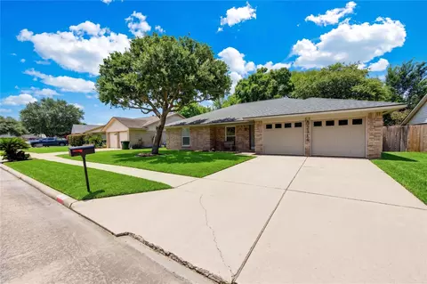 2314 Goodrich St, Pearland, TX 77581