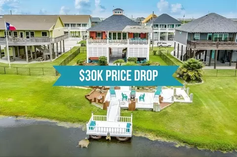 2296 E Crab St, Crystal Beach, TX 77650