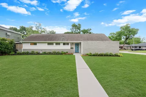 5451 Stillbrooke Dr, Houston, TX 77096