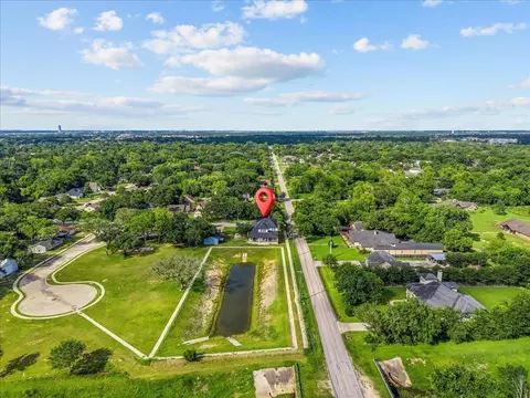 721 S Kansas Ave, League City, TX 77573