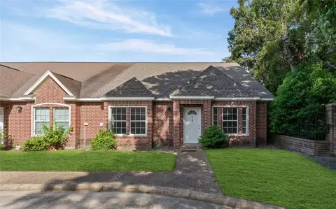 1310 E James St #19, Baytown, TX 77520