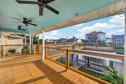 4 N Sandpiper St, La Marque, TX 77568