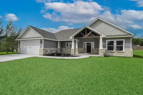 213 Silverleaf Rd, Sweeny, TX 77480 photo 1
