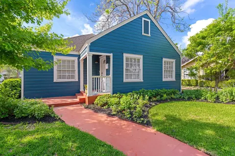 1102 Winston St, Houston, TX 77009