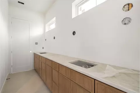 Entry Way - 2011 Singleton St, Houston, TX 77008 photo 3 of 3