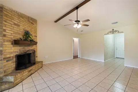 Living - 2007 Cannonade Dr, Pasadena, TX 77503 photo 1 of 2