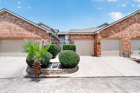 2034 Glencove Dr, Seabrook, TX 77586