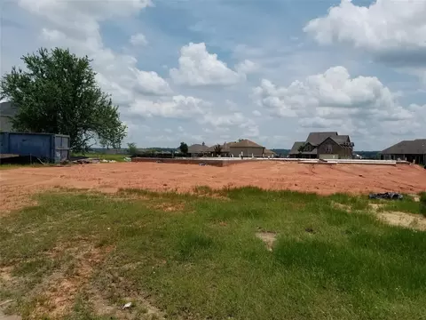 10913 Dauphine St, Willis, TX 77318
