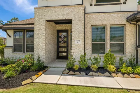 21952 Gateway Arch Dr, Porter, TX 77365