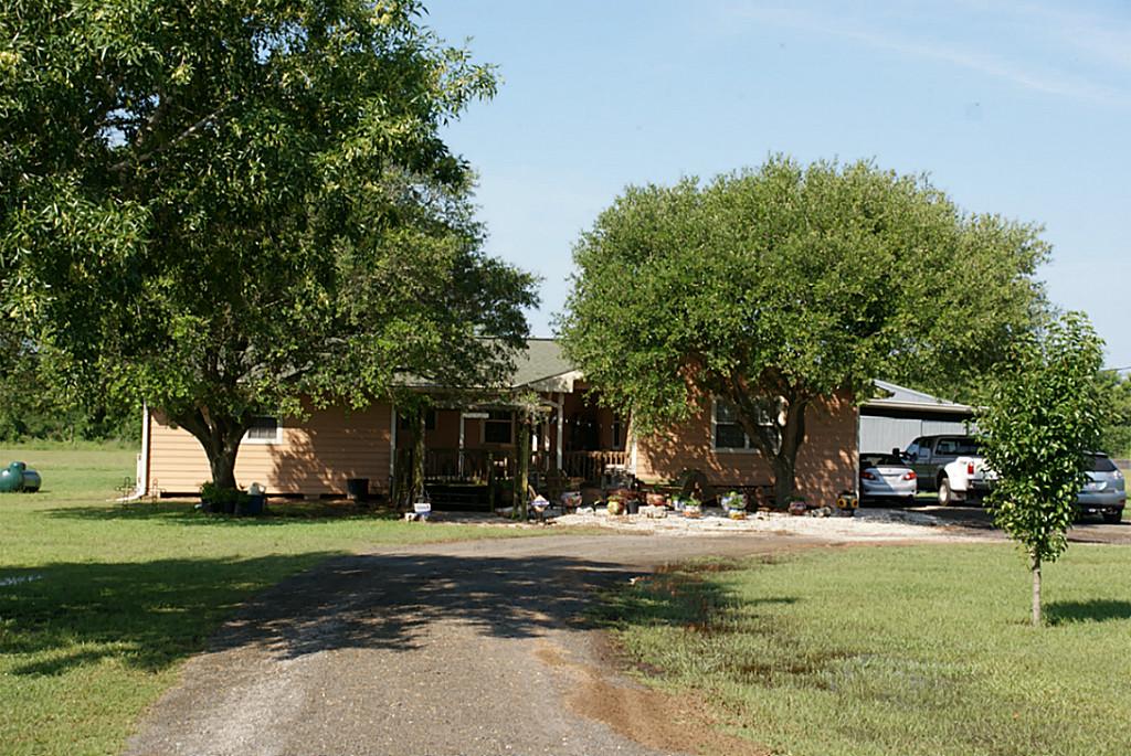 15716 Marek Ln, Guy, TX 77444 photo 1