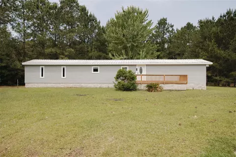 5750 Paradise Dr, Lumberton, TX 77657