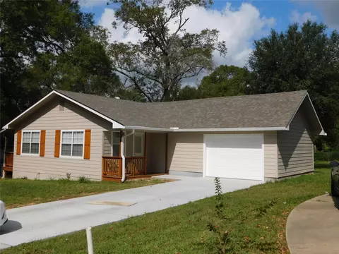 221 E Yell St, Livingston, TX 77351