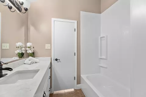Bath - 5010 Deer Point Dr, Spring, TX 77389 photo 2 of 3