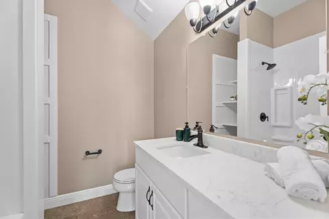 Bath - 5010 Deer Point Dr, Spring, TX 77389 photo 1 of 3