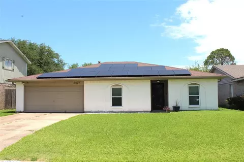 9807 Sparrow St, La Porte, TX 77571