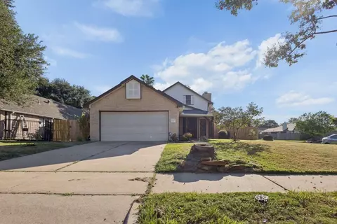 8015 Crestwick Dr, Houston, TX 77083