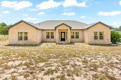 254 Broken Arrow, Floresville, TX 78114