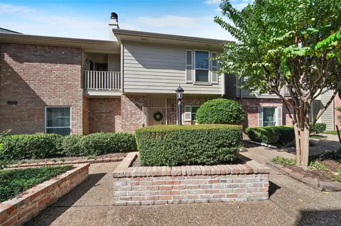 5939 Woodway Place Ct, Houston, TX 77057