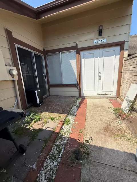 12550 Newbrook Dr, Houston, TX 77072