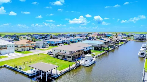 110 Four Master Rd, Freeport, TX 77541 photo 1